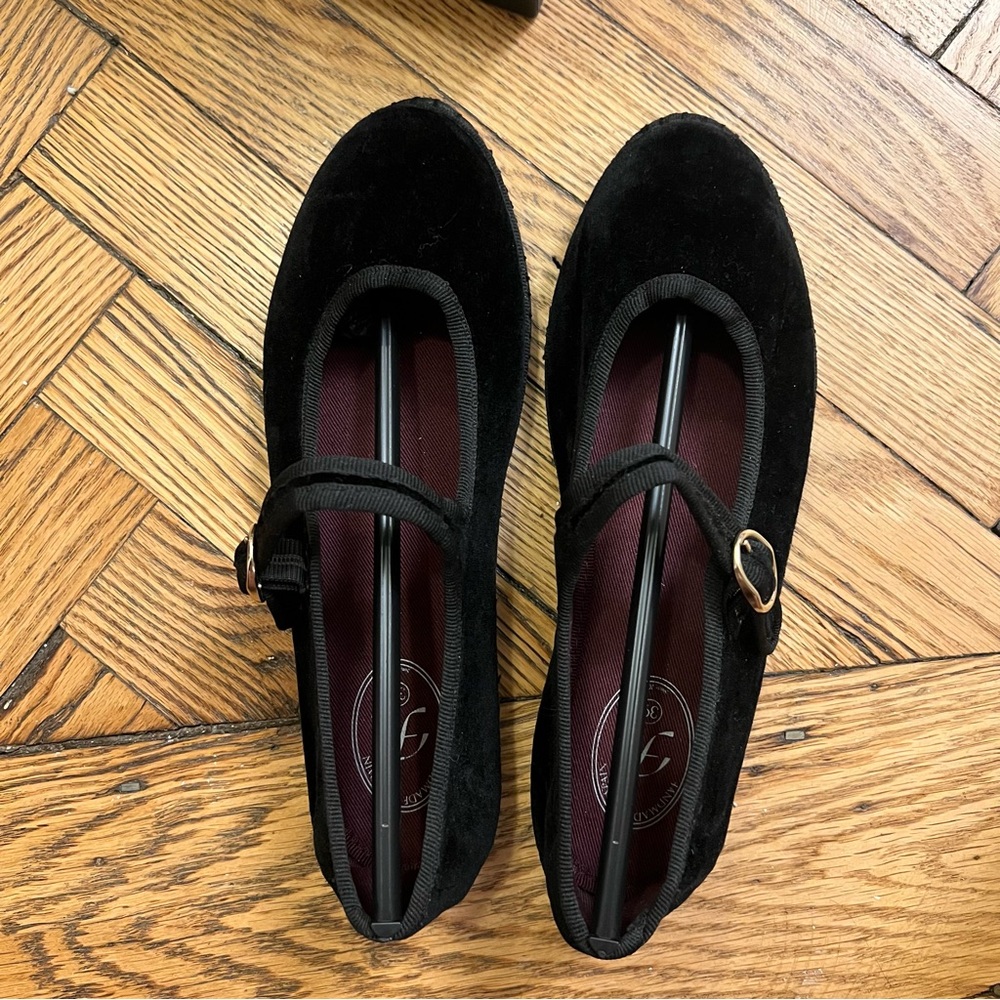 NIB Black Flabelus flats size 39